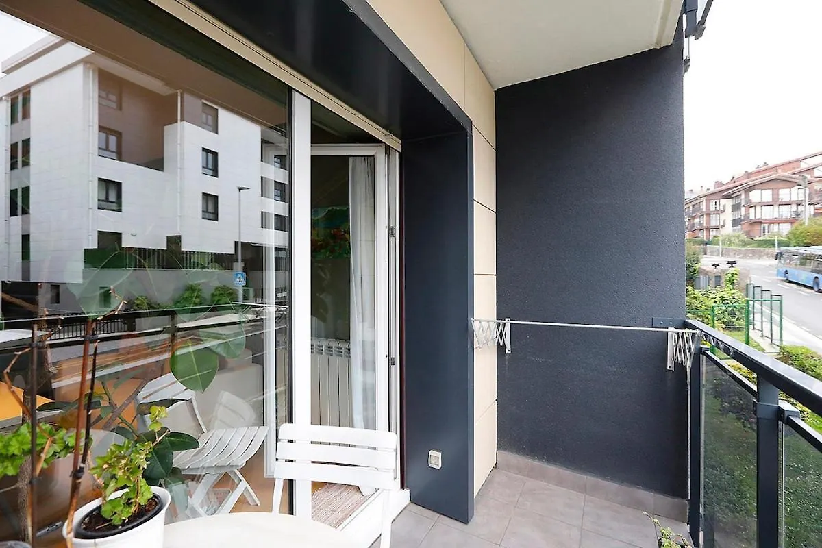 Bright apartment 2 bedrooms and 2 bathrooms, Balcony and views San Sebastian