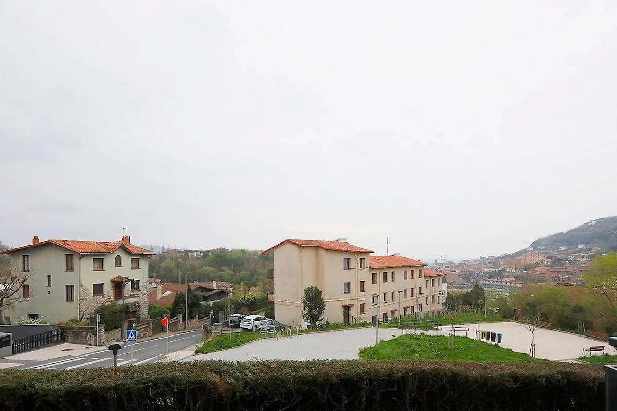 Bright apartment 2 bedrooms and 2 bathrooms, Balcony and views San Sebastian