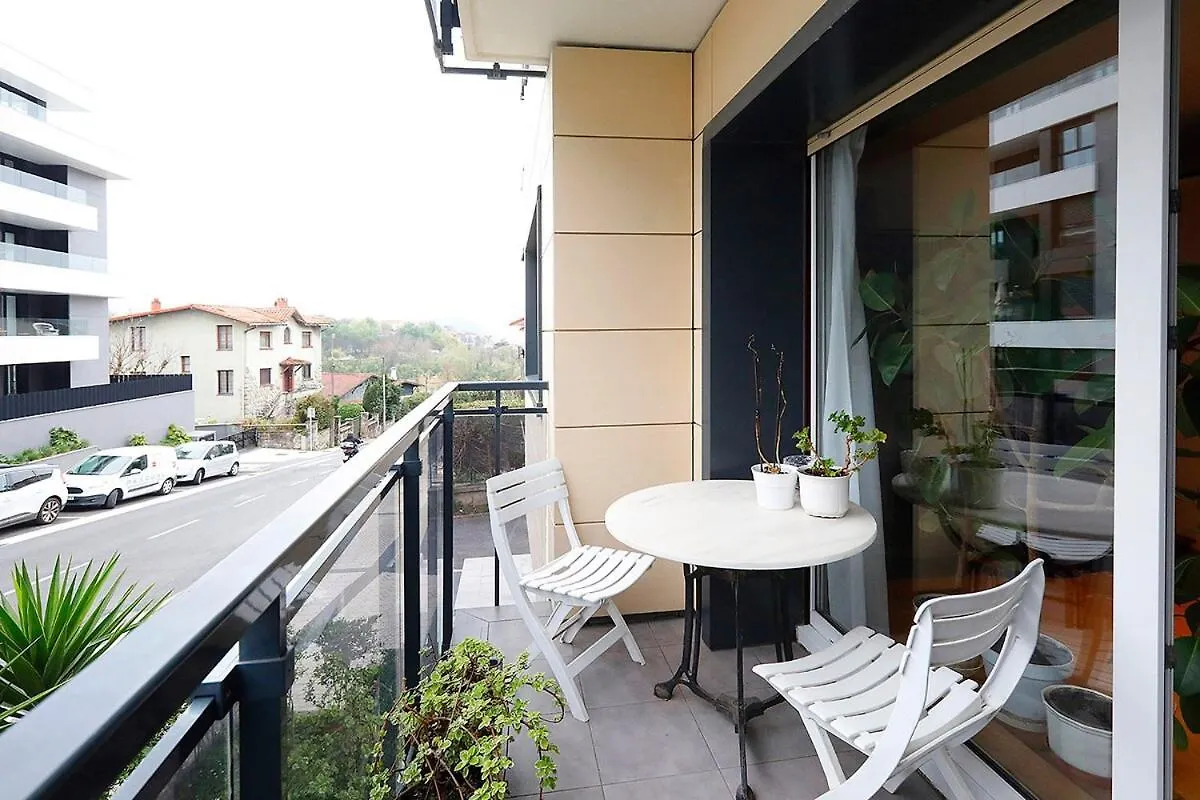 Bright apartment 2 bedrooms and 2 bathrooms, Balcony and views San Sebastian 0*,  Spain
